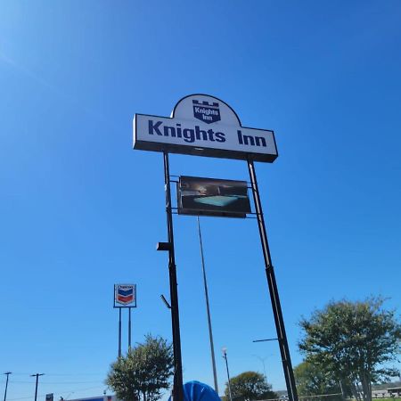 Knights Inn San Antonio Near Frost Bank Center Zewnętrze zdjęcie
