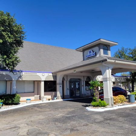Knights Inn San Antonio Near Frost Bank Center Zewnętrze zdjęcie
