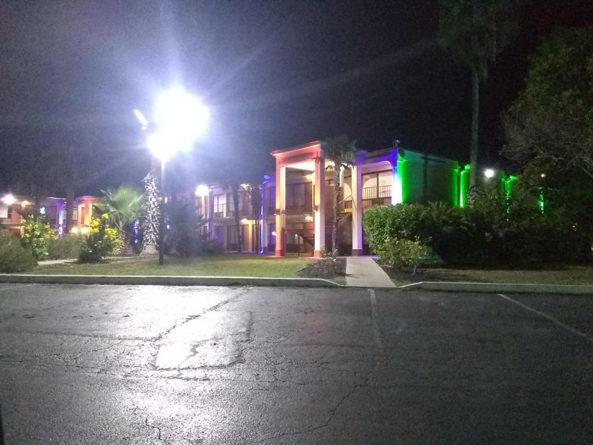 Knights Inn San Antonio Near Frost Bank Center Zewnętrze zdjęcie